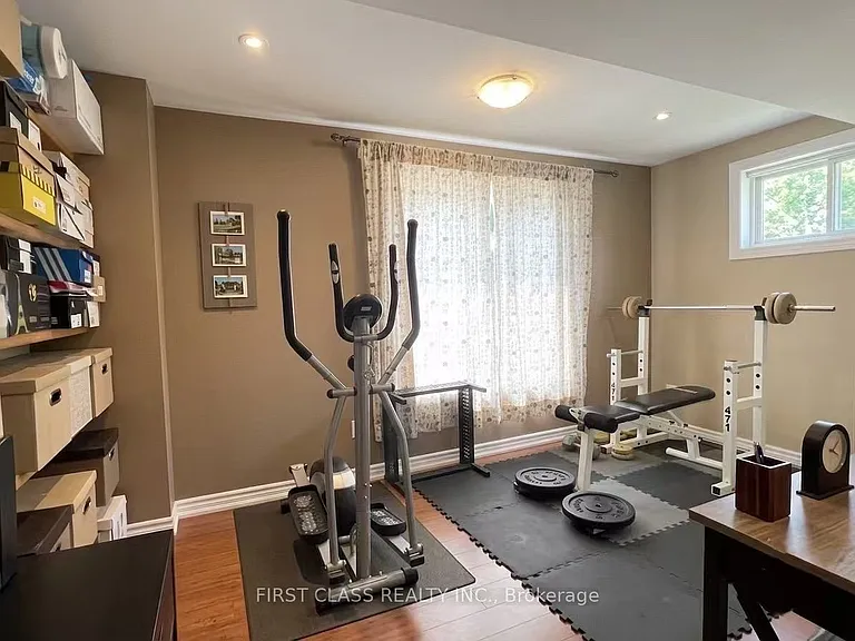2084 Bingley Cres #W/O — Photo 11