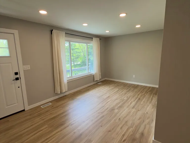 5750 Crandall Rd — Photo 10