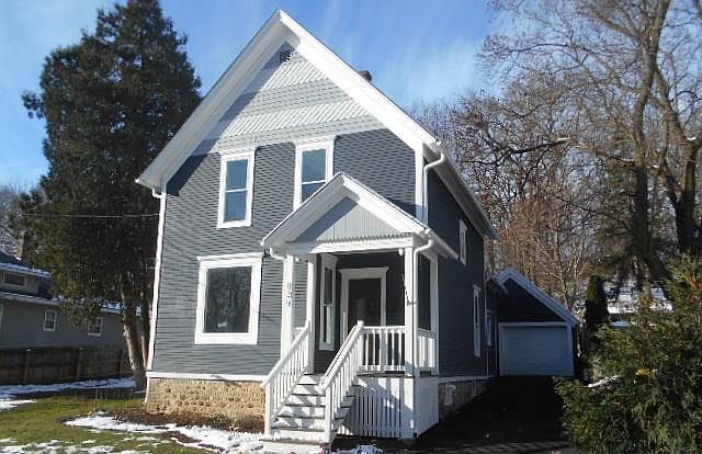 1st image of 135 N Lincoln Ave