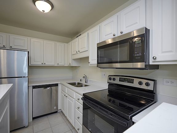4th image of 211 E Ohio St APT 2717