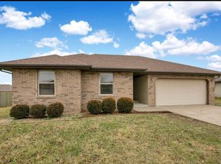 1109 E Lily Dr, Ozark, MO 65721