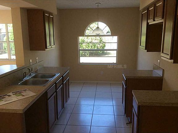 5th image of 1575 Margarete Crescent Dr