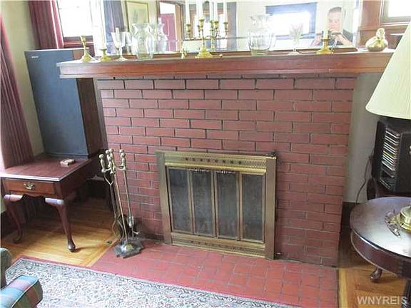 3rd image of 471 Voorhees Ave
