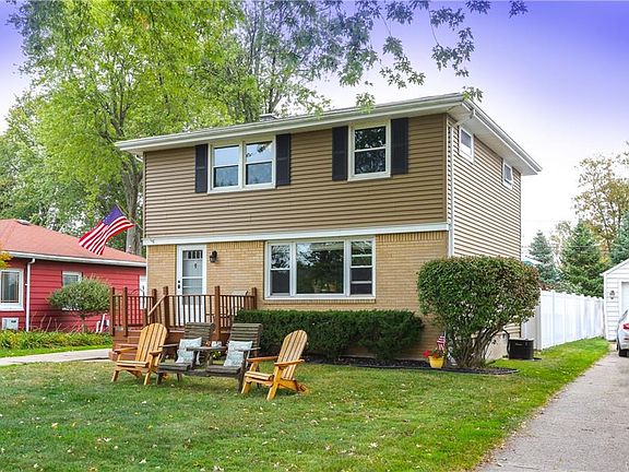 3rd image of 238 Creekside Dr
