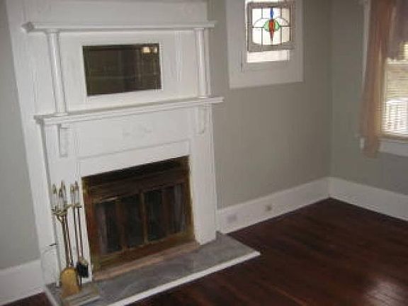 Living Room with fireplace