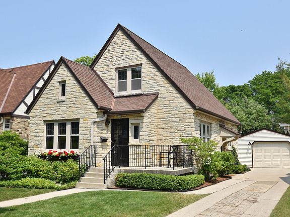 Charming WFB Tudor