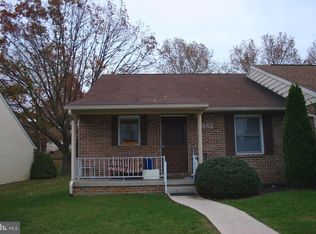 862 Rustic Hill Dr, Chambersburg, PA 17201