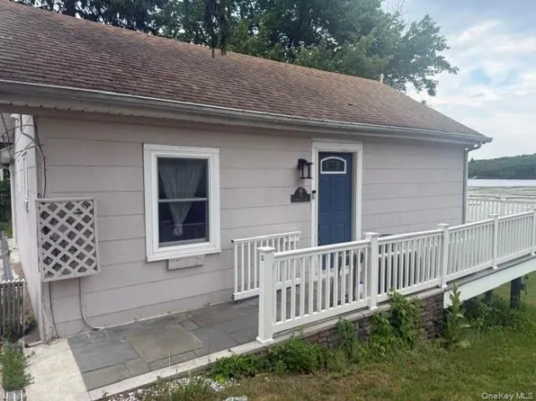 86 W Mombasha Rd, Monroe, NY 10950