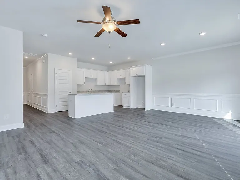 329 Governor Gwinnett Way — Photo 7