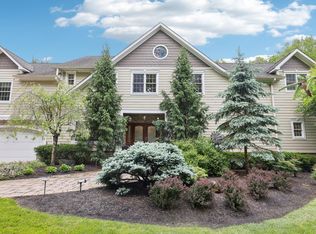 306 Old Mill Rd, Valley Cottage, NY 10989