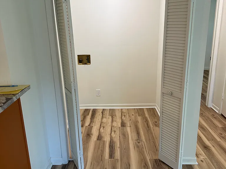 6535 Lockheed Ave — Photo 9