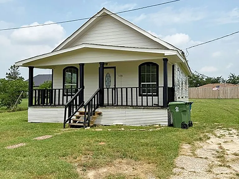 108 W Walnut St — Photo 16