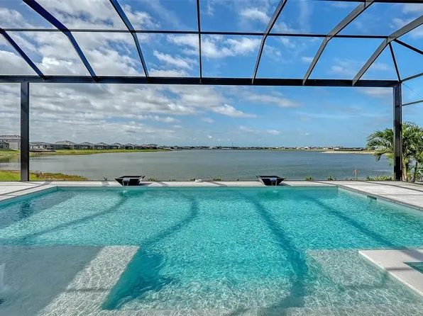 1046 Blue Shell Loop, Sarasota, FL 34240