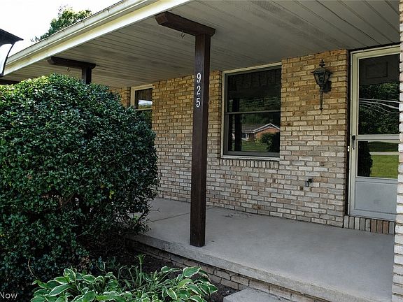 3rd image of 925 Minerva Rd