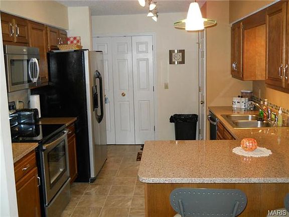 4th image of 9925 Benbury Ct
