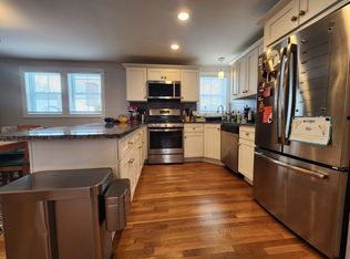 51 Willow St FLOOR 3, Providence, RI 02909