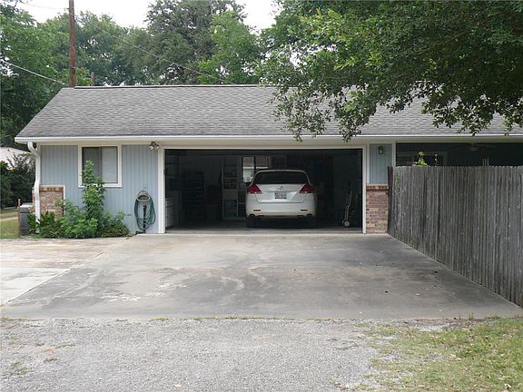 4th image of 901 Hudgins St