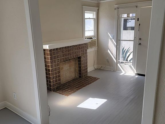3rd image of 342 W Chevy Chase Dr APT A