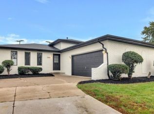 1340 W 97th Ave, Crown Point, IN 46307