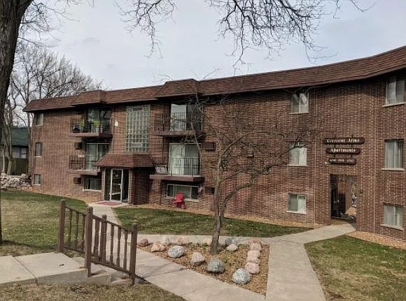444 Crescent Blvd #B1