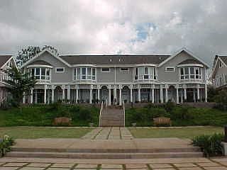 Building (rightmost unit)