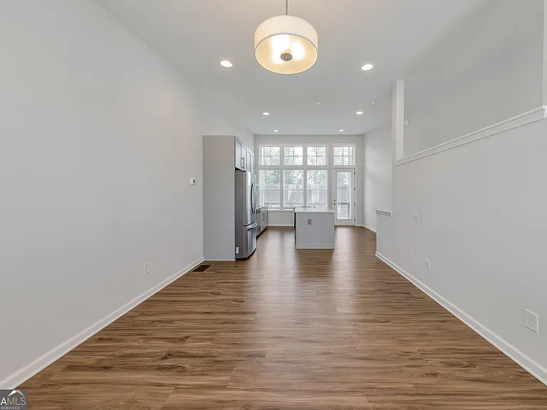910 Brees Ct — Photo 10