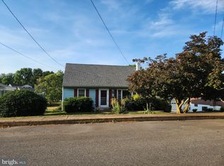 12 Circle Rd, Millersville, PA 17551