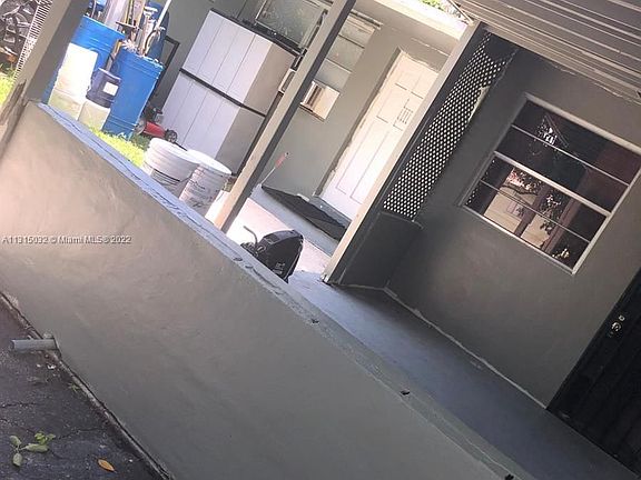 3rd image of 5726 Buchanan St #5726