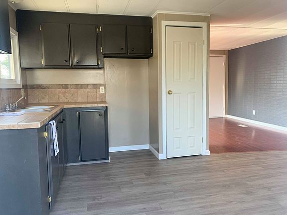 4th image of 26814 S Mooney Blvd Space B32