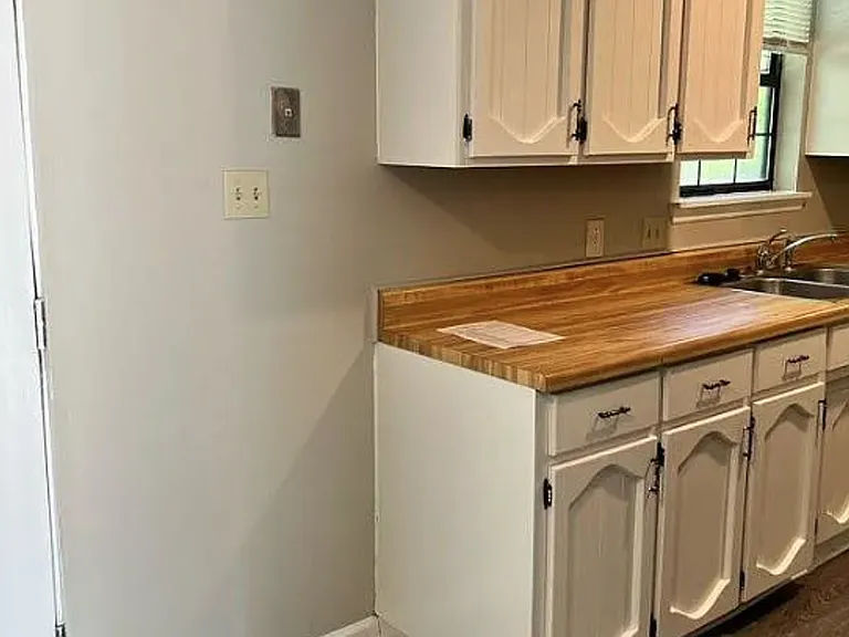 2201 Houston Ave — Photo 4