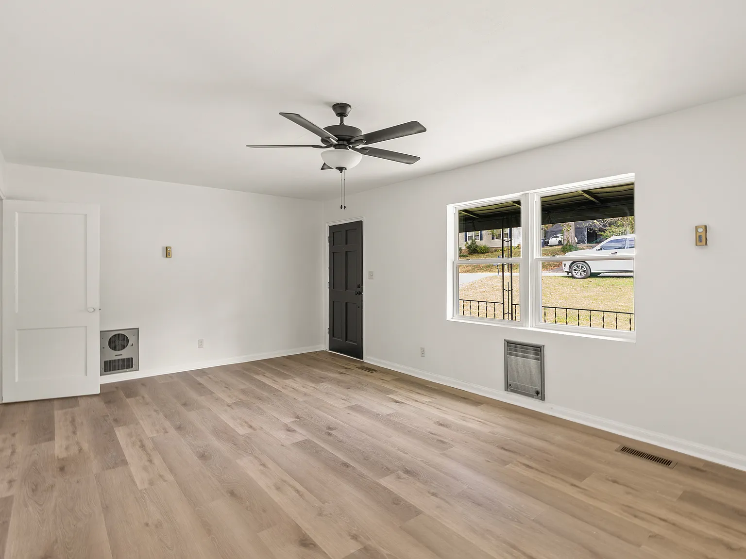 3 bed, 1212 sqft, $1,700 — Photo 3