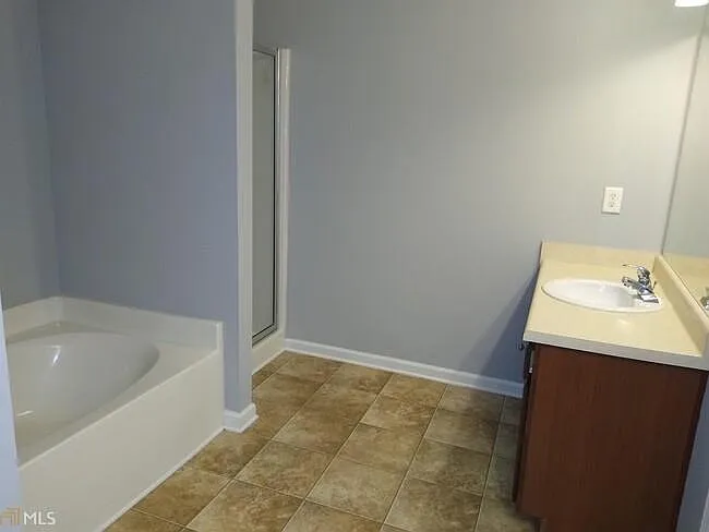 231 Greenview Ln — Photo 18
