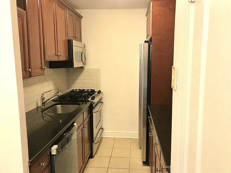 500 Central Ave #213 — Photo 5