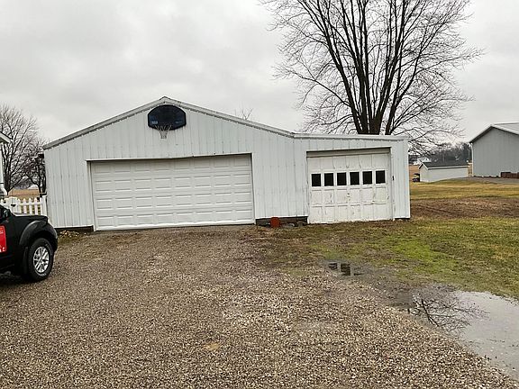 2nd image of 4070 Tschopp Rd NE