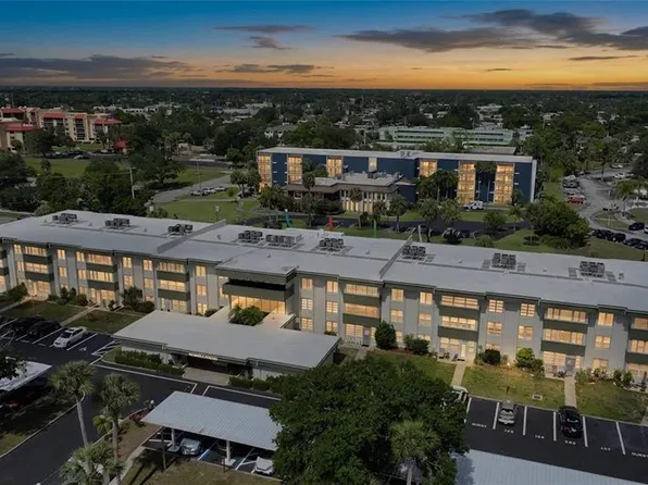 2300 Aaron St APT 204, Port Charlotte, FL 33952