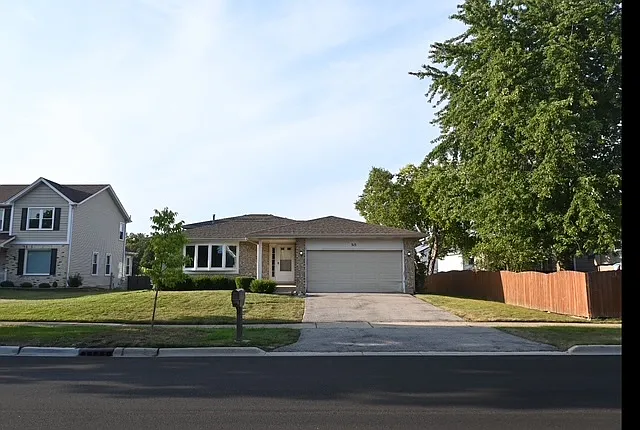315 Indianwood Ln photo 1