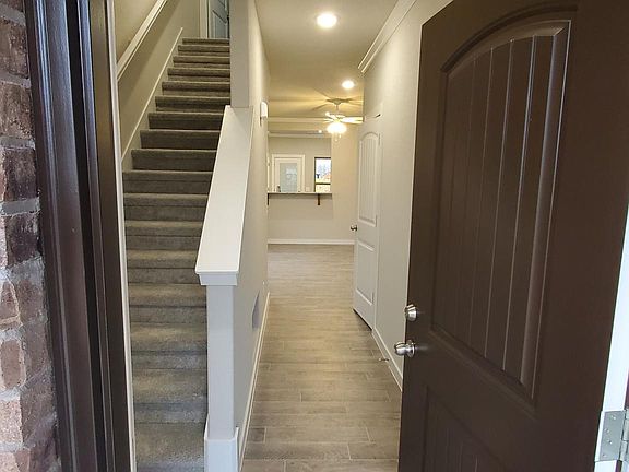 3rd image of 500 Little Lona Ln