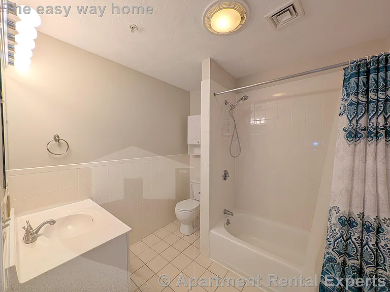 466 Green St — Photo 8