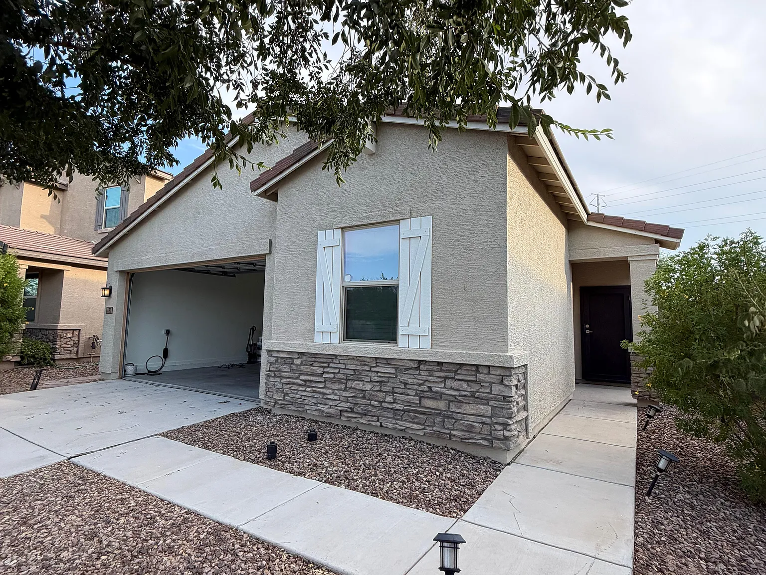 4 bed, 1912 sqft, $2,450 — Photo 2