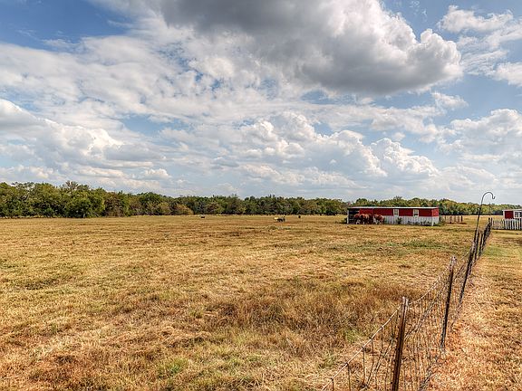 4th image of 715 County Road 3203