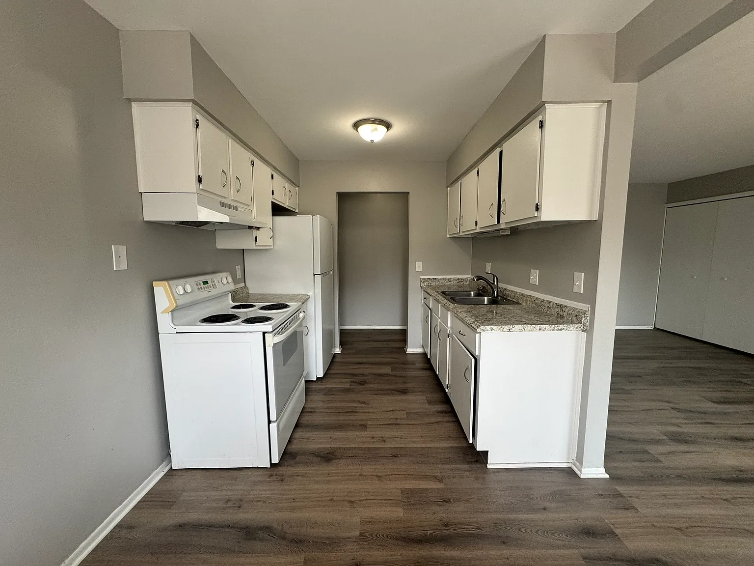 Sibley Road Apartments - E — Photo 2