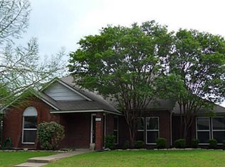 8806 Pine Forest Dr, Rowlett, TX 75088