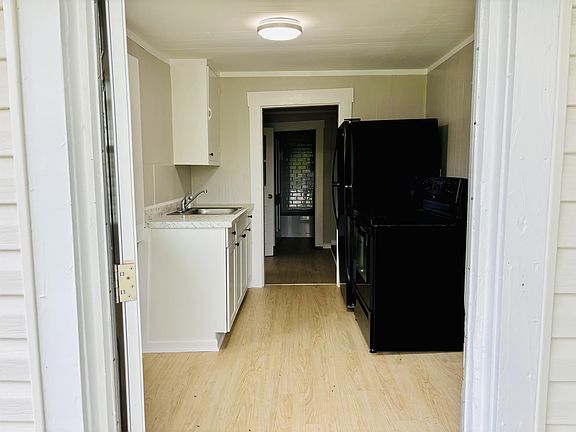 5th image of 1822 Highland Ave APT 2