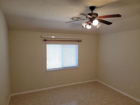 4th image of 2916 Autumnbrook Ln