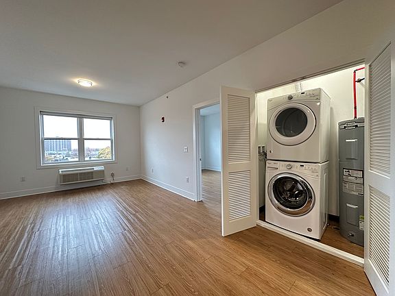 5th image of 428 Bergen Ave #515E