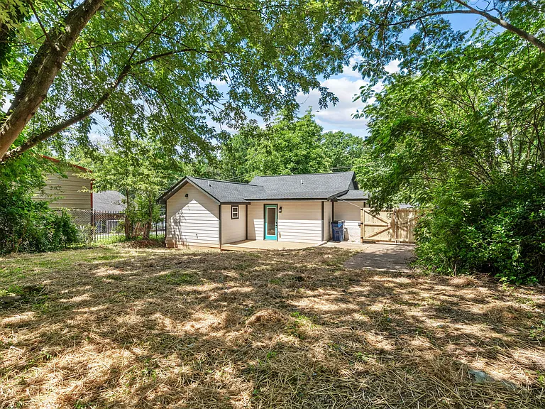 149 Edwards St NW — Photo 33