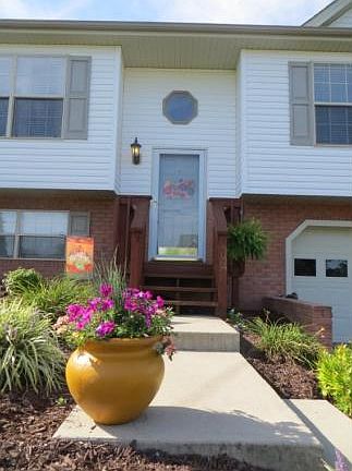 2nd image of 102 Meadowlark Dr