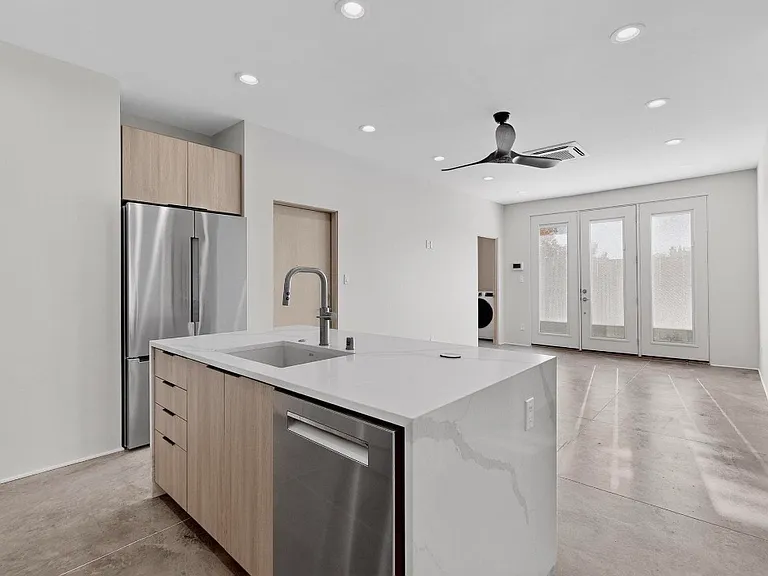 705 Alcalde Pl SW #1 — Photo 5