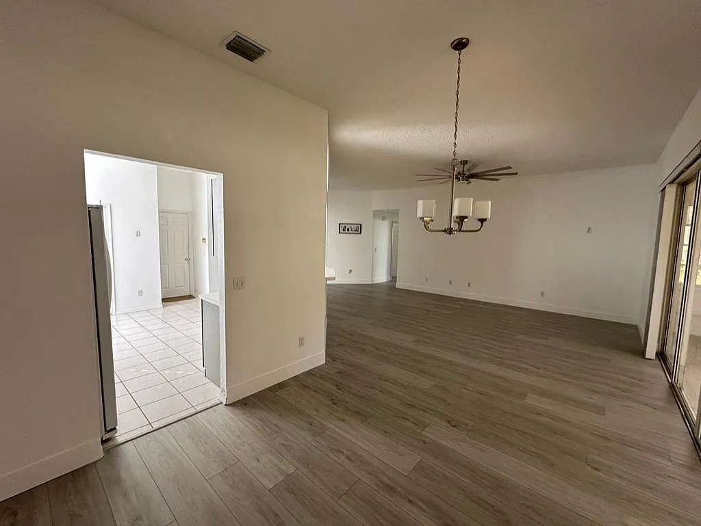 5625 Deepdale Dr — Photo 3