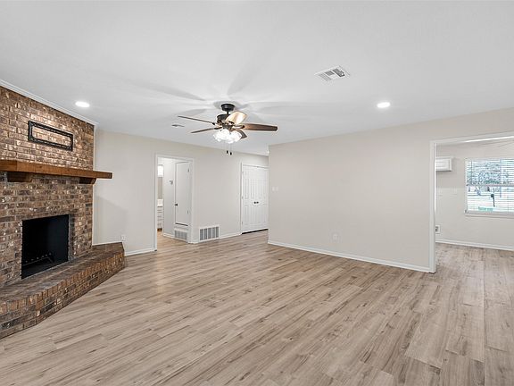 5th image of 1006 Eagle Dr